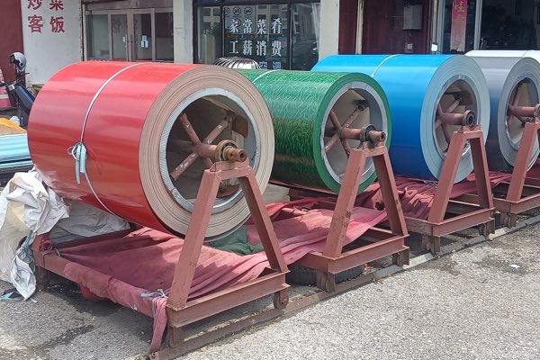 Coils of coloured coated steel sheet